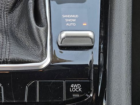 Used 2024 Jeep Compass Limited AWD/4WD image 17