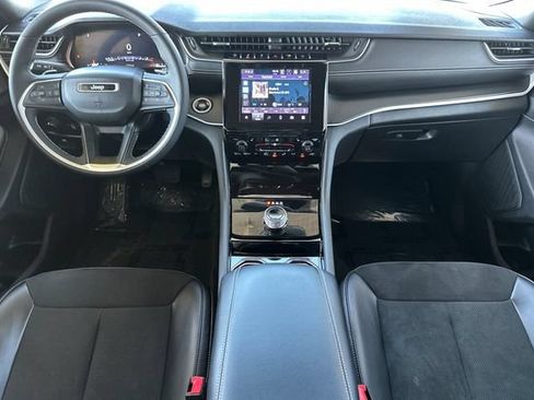 Certified 2023 Jeep Grand Cherokee L Laredo RWD image 5
