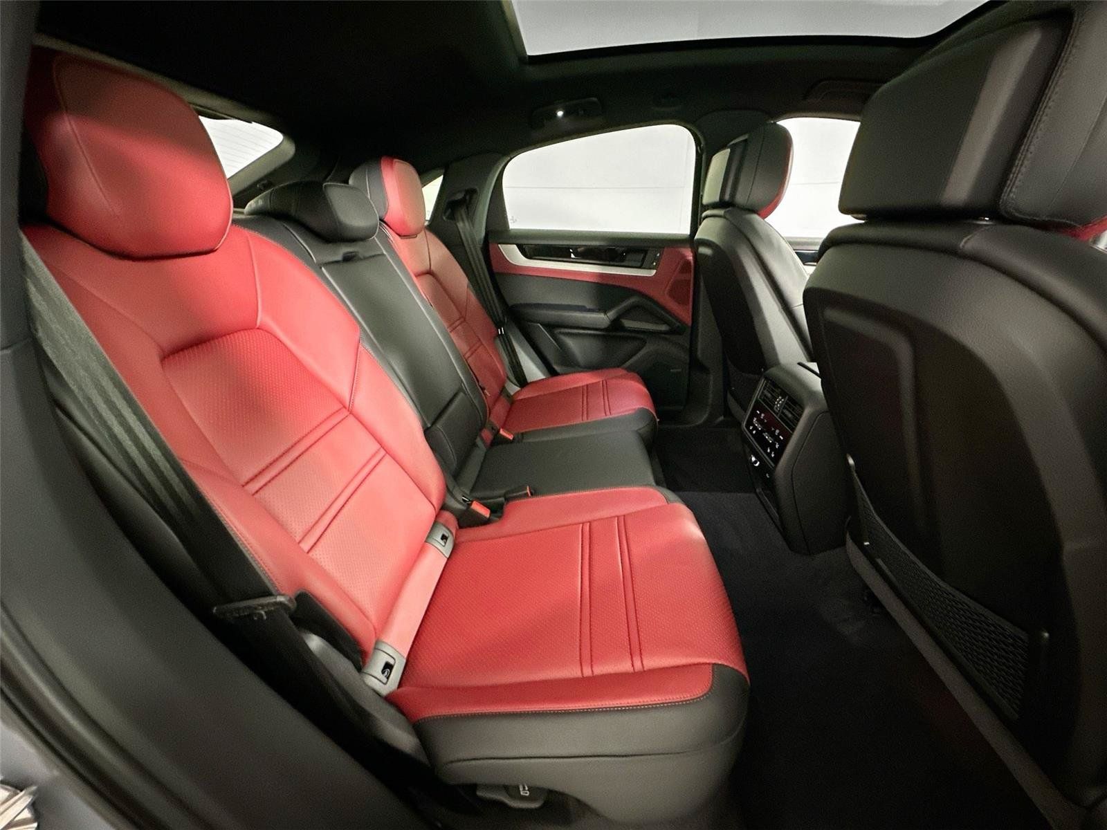 Certified 2026 Porsche Cayenne Coupe AWD/4WD image 27
