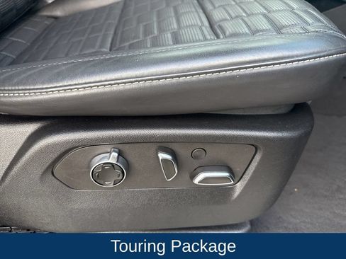 Used 2023 Cadillac Escalade Premium Luxury Platinum AWD/4WD image 33