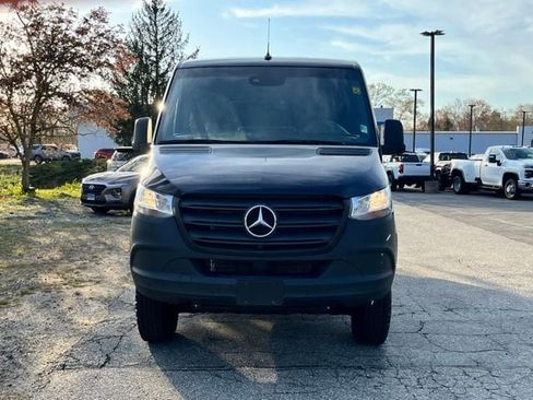 Used 2024 Mercedes-Benz Sprinter 2500 image 3