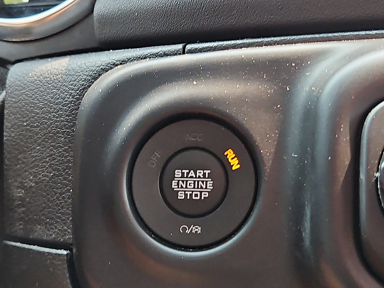 Used 2021 Jeep Wrangler Unlimited Sahara w/ Cold Weather Group AWD/4WD image 23