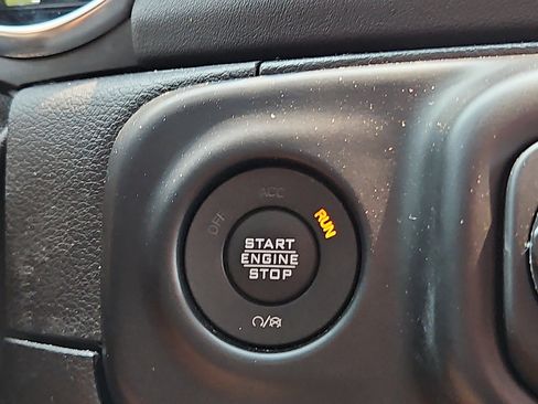 Used 2021 Jeep Wrangler Unlimited Sahara w/ Cold Weather Group AWD/4WD image 23