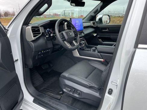 Used 2025 Toyota Tundra Limited image 12
