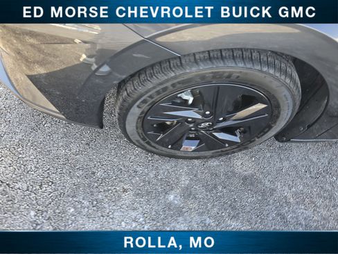 Used 2021 Hyundai Elantra SEL image 9