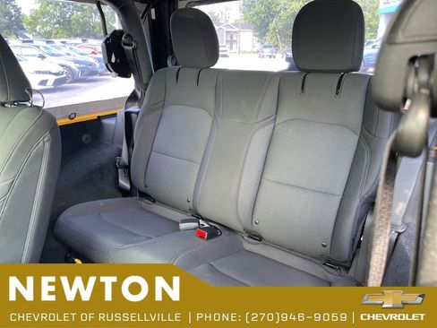 Used 2021 Jeep Wrangler Sport AWD/4WD image 26
