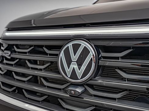 Used 2024 Volkswagen Atlas SEL Premium R-Line AWD/4WD image 12