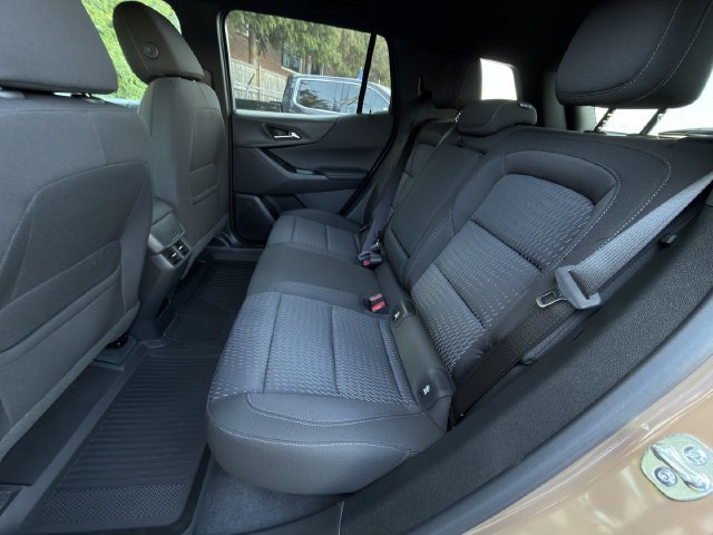 New 2027 Chevrolet Equinox LT w/ Midnight Edition FWD image 17