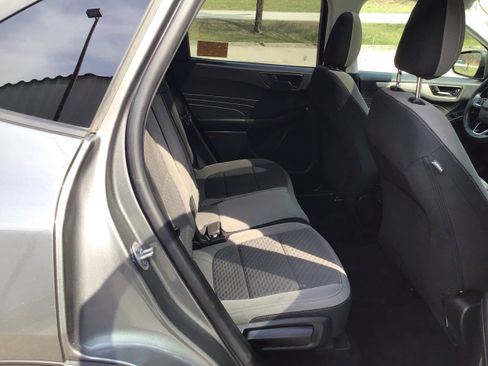 Used 2022 Ford Escape SE w/ SE Sport Appearance Package image 27