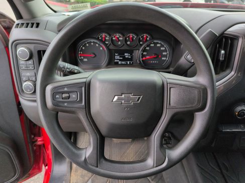 Used 2019 Chevrolet Silverado 1500 Custom Trail Boss w/ Custom Convenience Package image 18