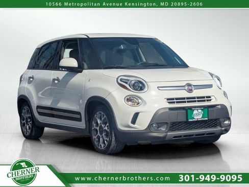 Used 2014 FIAT 500L Trekking w/ Popular Equipment Group image 1
