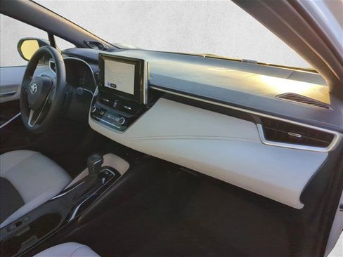 Certified 2025 Toyota Corolla XSE FWD image 27