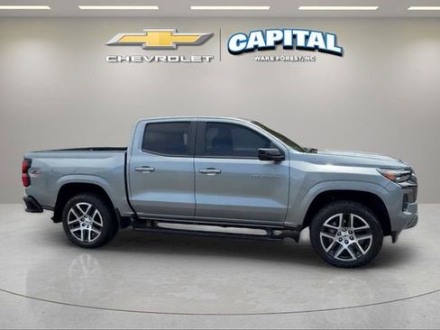 Used 2024 Chevrolet Colorado Z71 w/ Z71 Convenience Package 2 AWD/4WD image 7