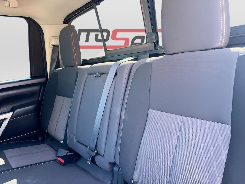 Used 2024 Nissan Titan SV w/ SV Convenience Package RWD image 24