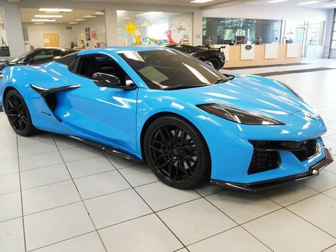 Used 2024 Chevrolet Corvette Z06 RWD image 13