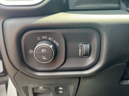 Used 2025 RAM 1500 Big Horn AWD/4WD image 6