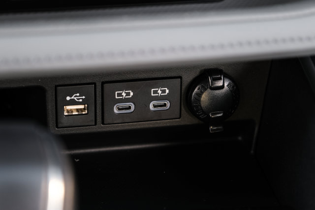 Used 2023 Toyota Highlander Platinum FWD image 31
