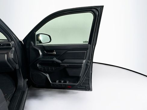 Used 2025 Toyota Tacoma TRD Off-Road image 32