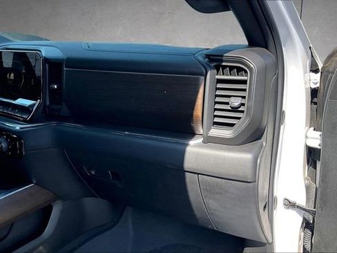 Used 2024 Chevrolet Silverado 1500 High Country w/ Technology Package AWD/4WD image 15