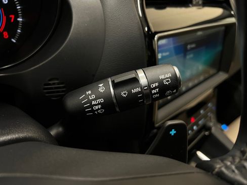 Used 2020 Jaguar F-PACE Premium image 21