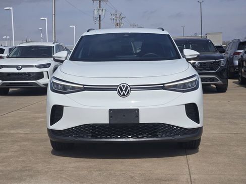 Used 2024 Volkswagen ID.4 Pro image 2