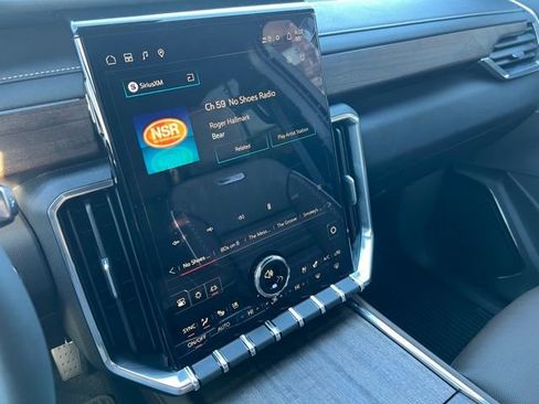 Used 2026 GMC Acadia Denali Ultimate image 23