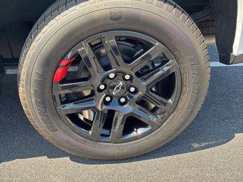 Used 2024 Chevrolet Silverado 1500 RST w/ Redline Edition AWD/4WD image 17