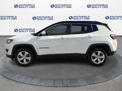 Used 2018 Jeep Compass Latitude AWD/4WD image 3