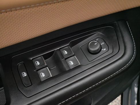 Certified 2024 Volkswagen Atlas Cross Sport SEL AWD/4WD image 19