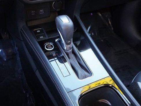 Used 2024 Nissan Kicks SR w/ SR Premium Package image 39