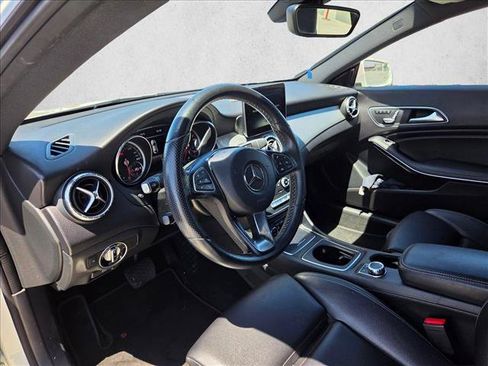 Used 2018 Mercedes-Benz CLA 250 image 9