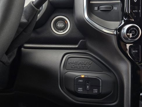 New 2026 RAM 2500 Laramie AWD/4WD image 20