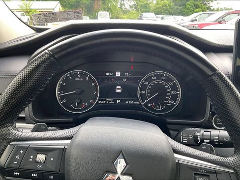 Used 2024 Mitsubishi Outlander SE AWD/4WD image 19