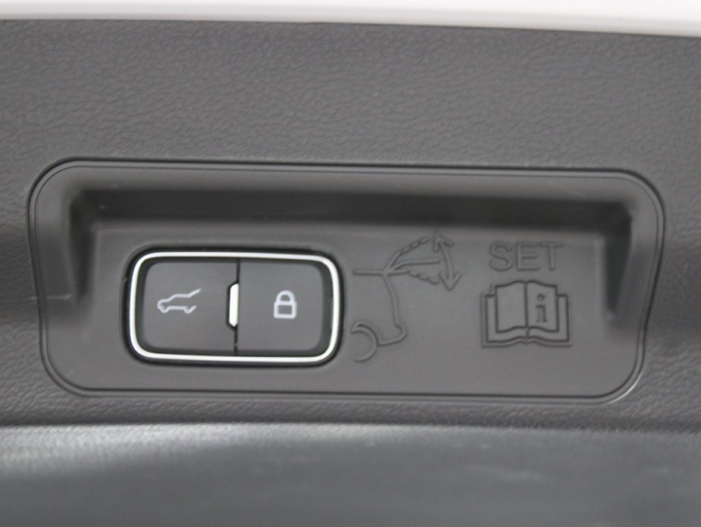 Used 2023 Ford Explorer XLT w/ XLT Sport Appearance Package AWD/4WD image 44