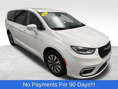 Used 2022 Chrysler Pacifica Touring-L