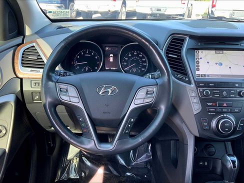 Used 2017 Hyundai Santa Fe Limited AWD/4WD image 6