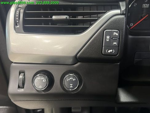 Used 2019 Chevrolet Suburban LT image 29