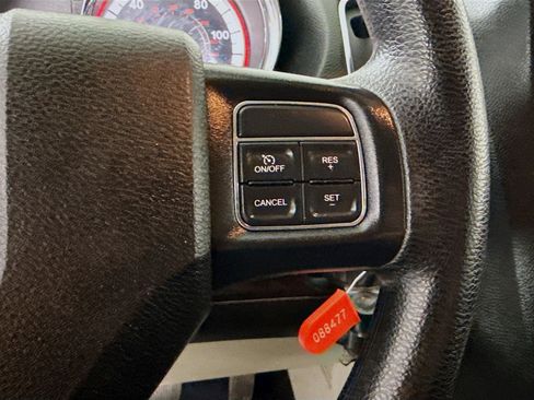 Used 2019 Dodge Grand Caravan SE w/ UConnect Hands-Free Group image 15