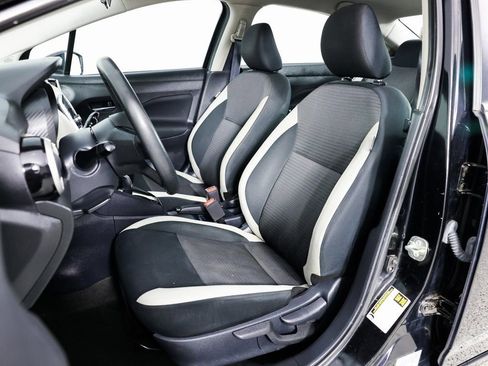 Used 2021 Nissan Versa SV image 21