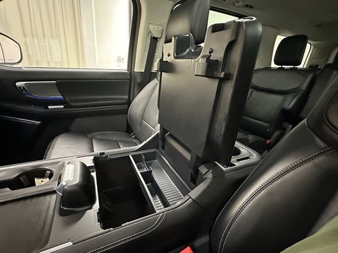 Used 2025 Ford Expedition Platinum image 40