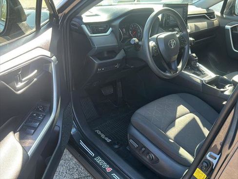 Certified 2019 Toyota RAV4 XLE image 10