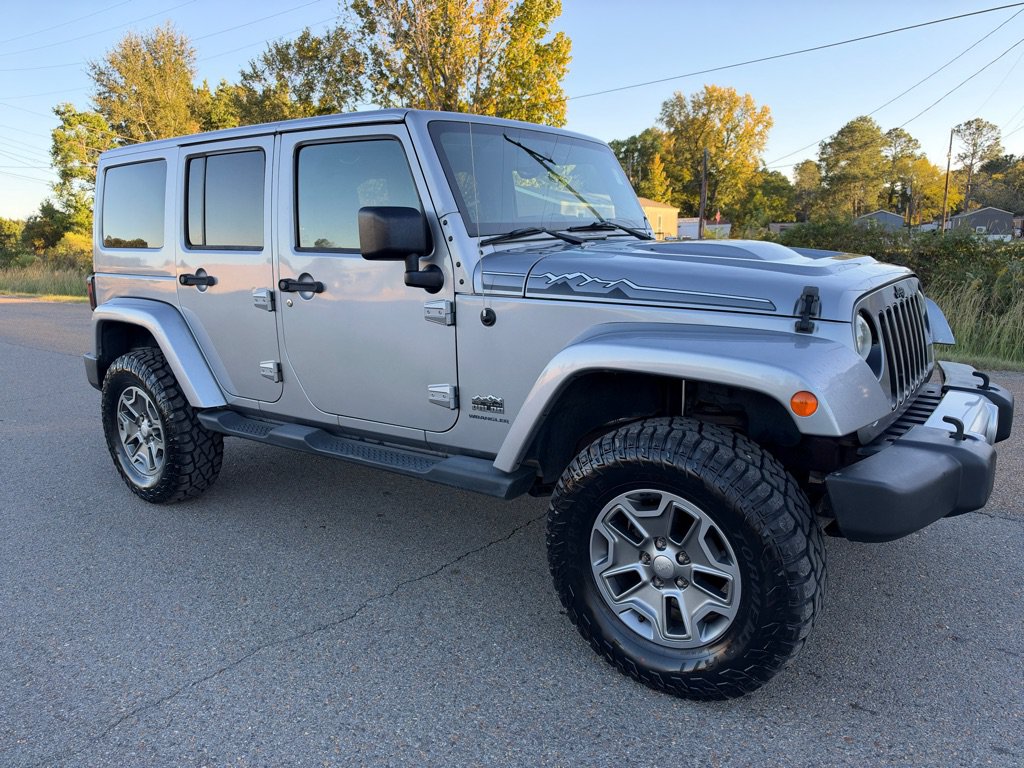 Used 2014 Jeep Wrangler Unlimited Sahara AWD/4WD image 4