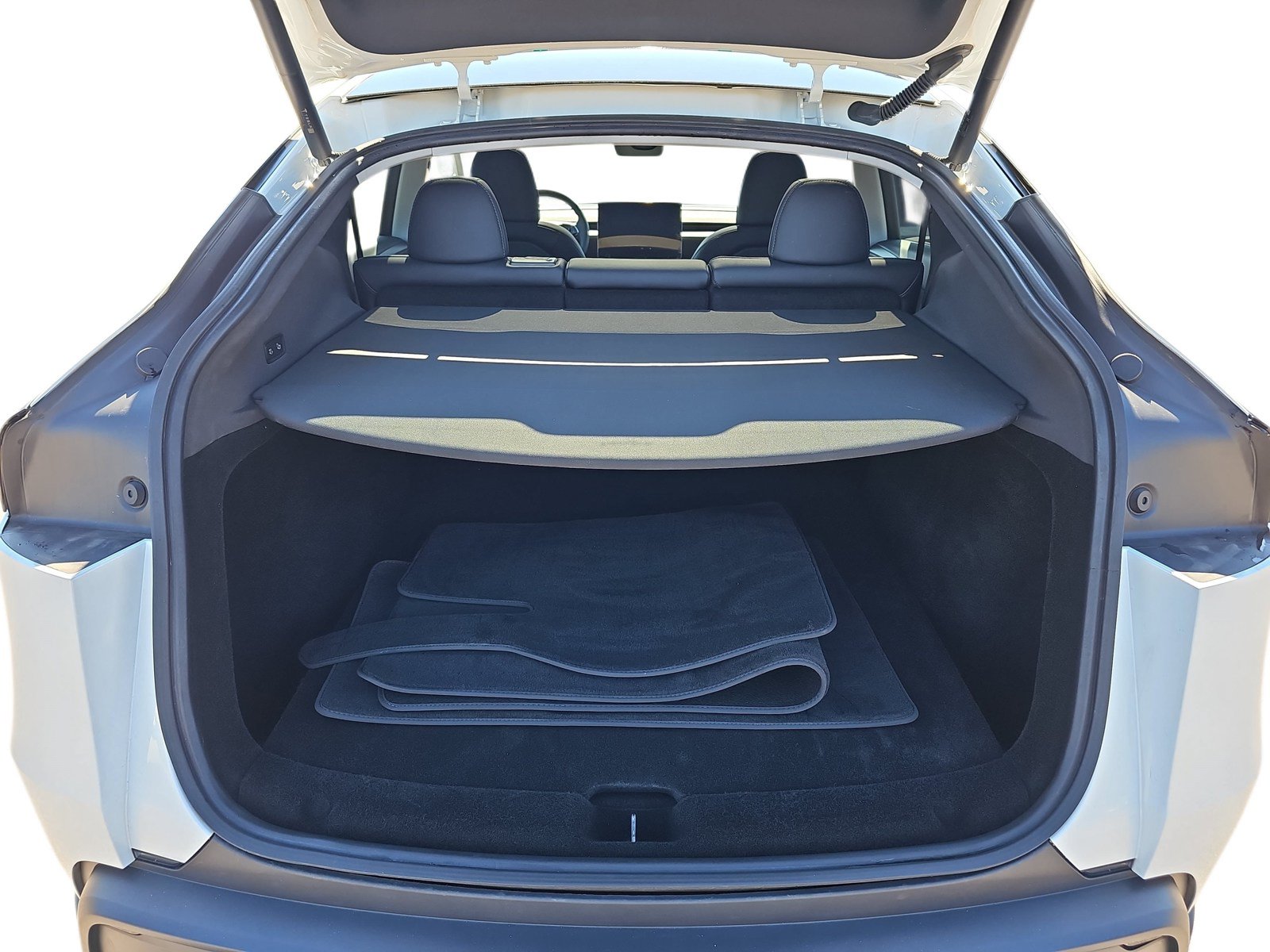 Used 2026 Tesla Model Y AWD image 27
