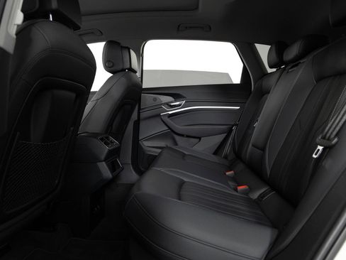 Used 2021 Audi e-tron Premium w/ Convenience Plus Package image 16