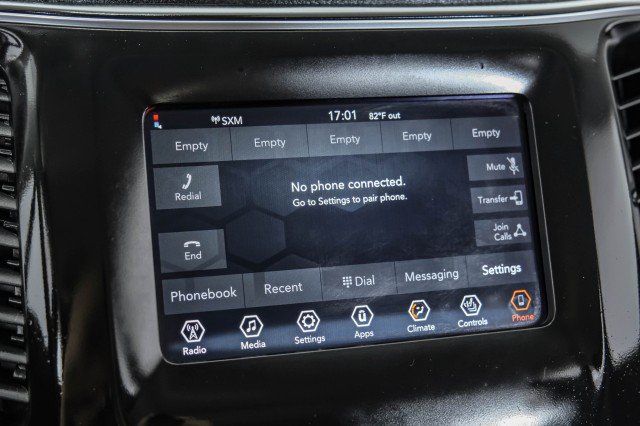 Used 2020 Jeep Cherokee Latitude Plus w/ Cold Weather Group AWD/4WD image 29