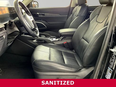 Used 2024 Kia Telluride EX w/ EX Captain's Chair Package FWD image 20