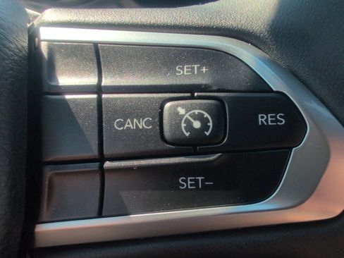 Used 2024 Jeep Compass Latitude AWD/4WD image 28