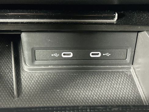 Used 2025 Volkswagen Atlas Cross Sport SE FWD image 26
