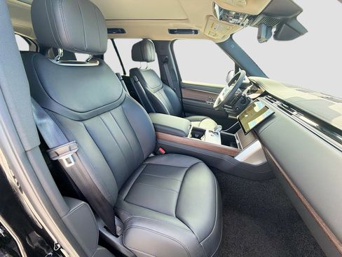 New 2026 Land Rover Range Rover SE image 16