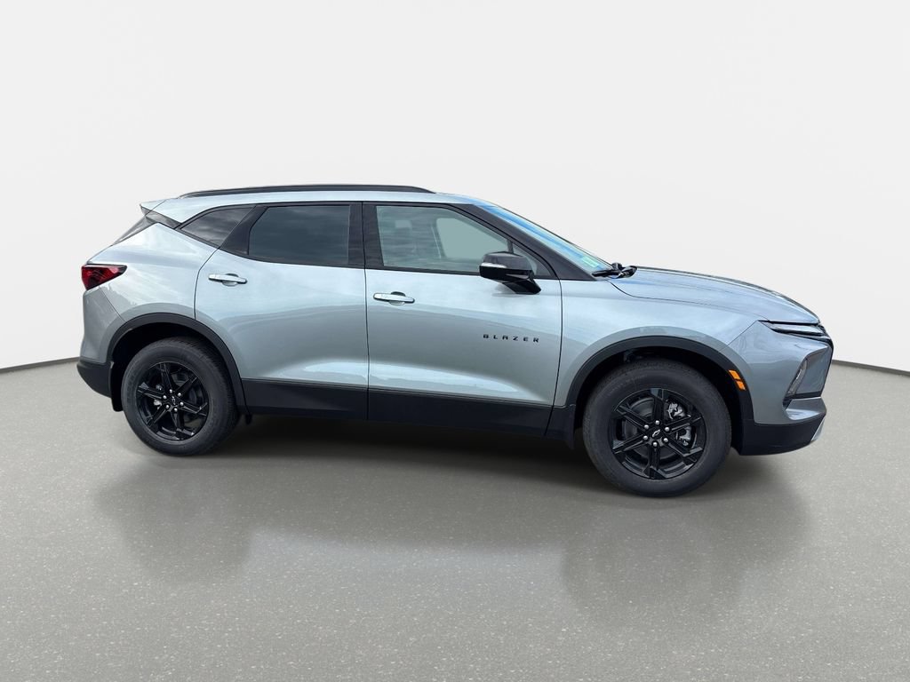 New 2026 Chevrolet Blazer LT w/ Midnight/Sport Edition AWD/4WD image 3